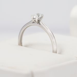 Platinum 0.25ct Oval 4 Claw Diamond Solitaire