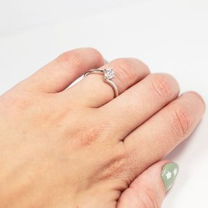 Platinum 0.50ct Canadian Arctic Round Brilliant Diamond 4 Claw Twist Solitaire