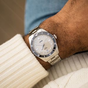 Preview image of Oris Divers Date 39mm Beige Dial Steel Automatic Bracelet Watch 