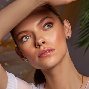 Preview image of Hot Diamonds Ribbon Stud Earrings