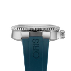 Preview image of Oris Aquis Small Second Date 45.5mm Blue Steel Automatic Rubber Strap Watch
