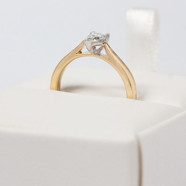 18ct Gold 0.40ct Pear Cut Diamond 3 Claw Solitaire