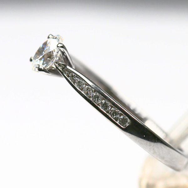 18ct White Gold 0.30ct Oval Cut Diamond 4 Claw Solitaire With Diamond Set Shoulders 