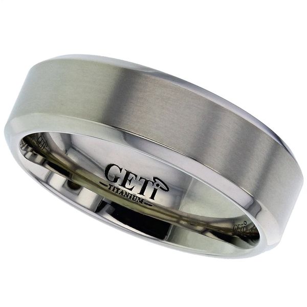 Titanium 7mm Chamfered Edge Gents Wedding Ring 
