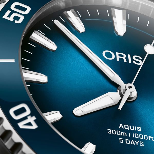 Oris Aquis Date Blue 43.5mm Calibre 400 Bracelet Watch