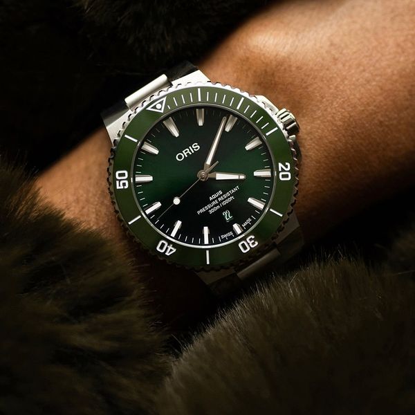 Oris Aquis Date Green 43.5mm Steel Bracelet Watch