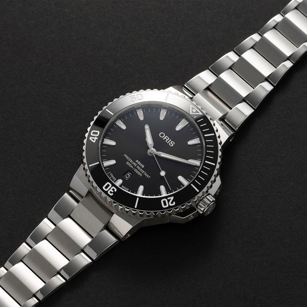 Oris Aquis Date 43.50mm Black Dial Automatic Bracelet Watch