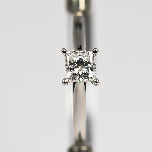 18ct White Gold 0.50ct Princess Cut Diamond 4 Claw Solitaire