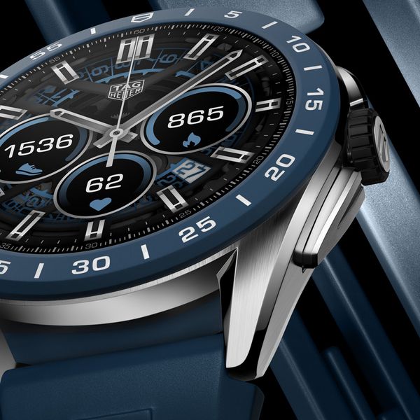 TAG Heuer Connected Calibre E4 45mm Blue Rubber Strap Watch Peter