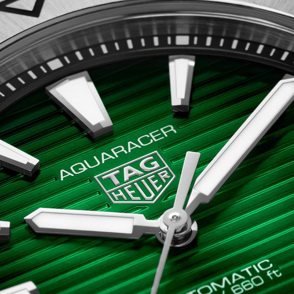 TAG Heuer Aquaracer Professional 200 40mm Green Watch Peter Jackson