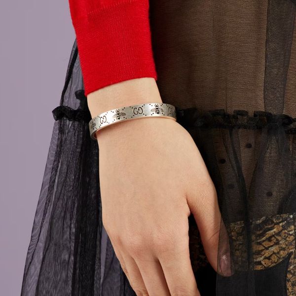 Gucci Signature Double G and Bee 9mm Bangle 